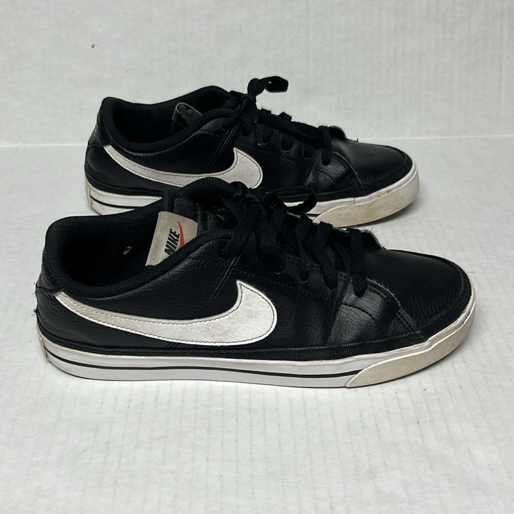 Nike Court Legacy Black Leather low top Sneakers – Men’s Size 9 – Streetwear